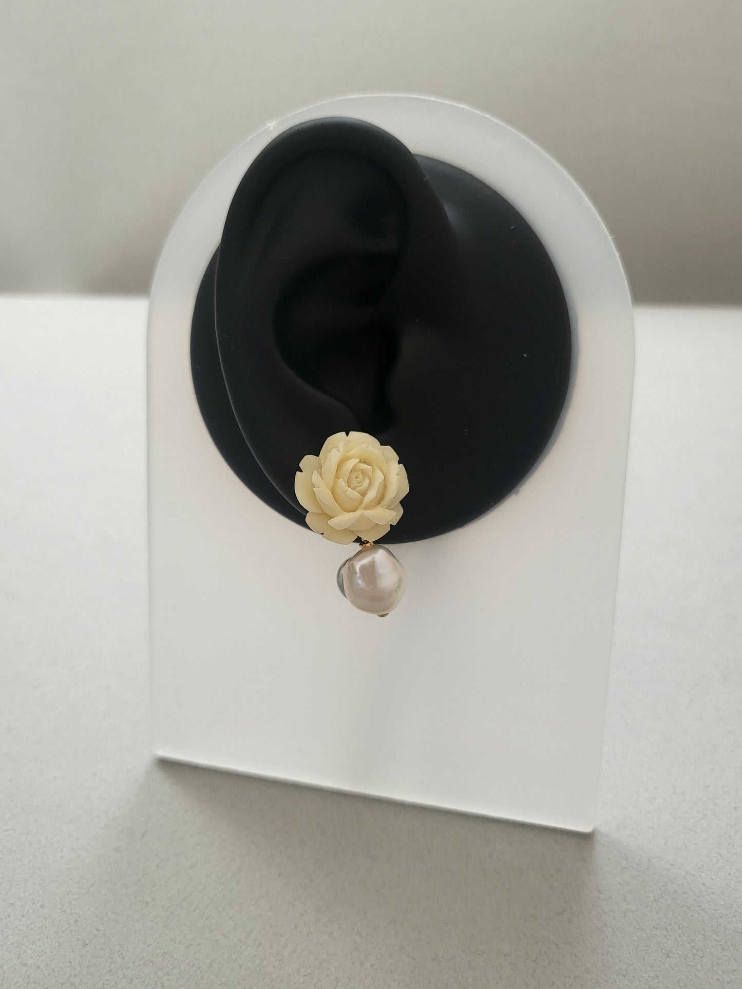 鯨歯カーヴィングピアス(1)