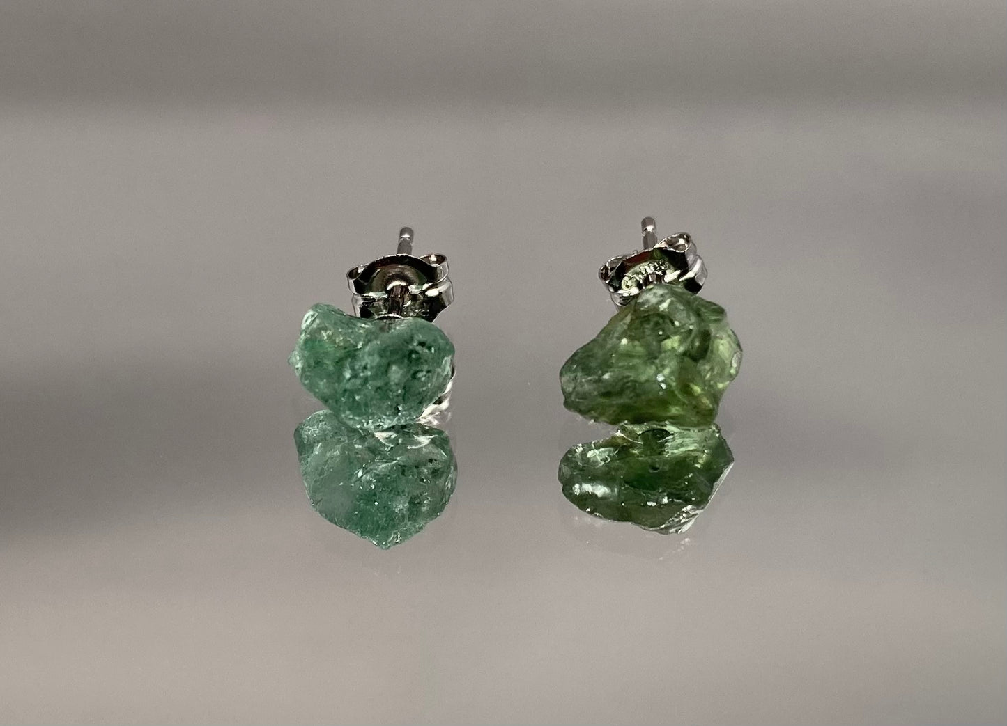エシカルアパタイト原石ミニピアス