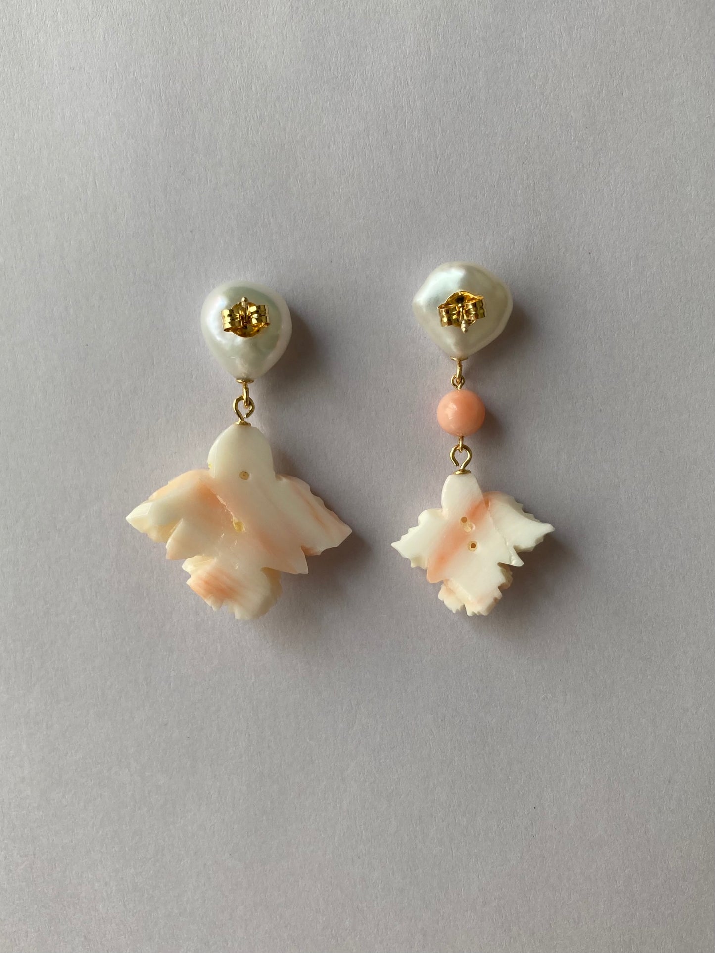 サンゴカーヴィングピアス(3)