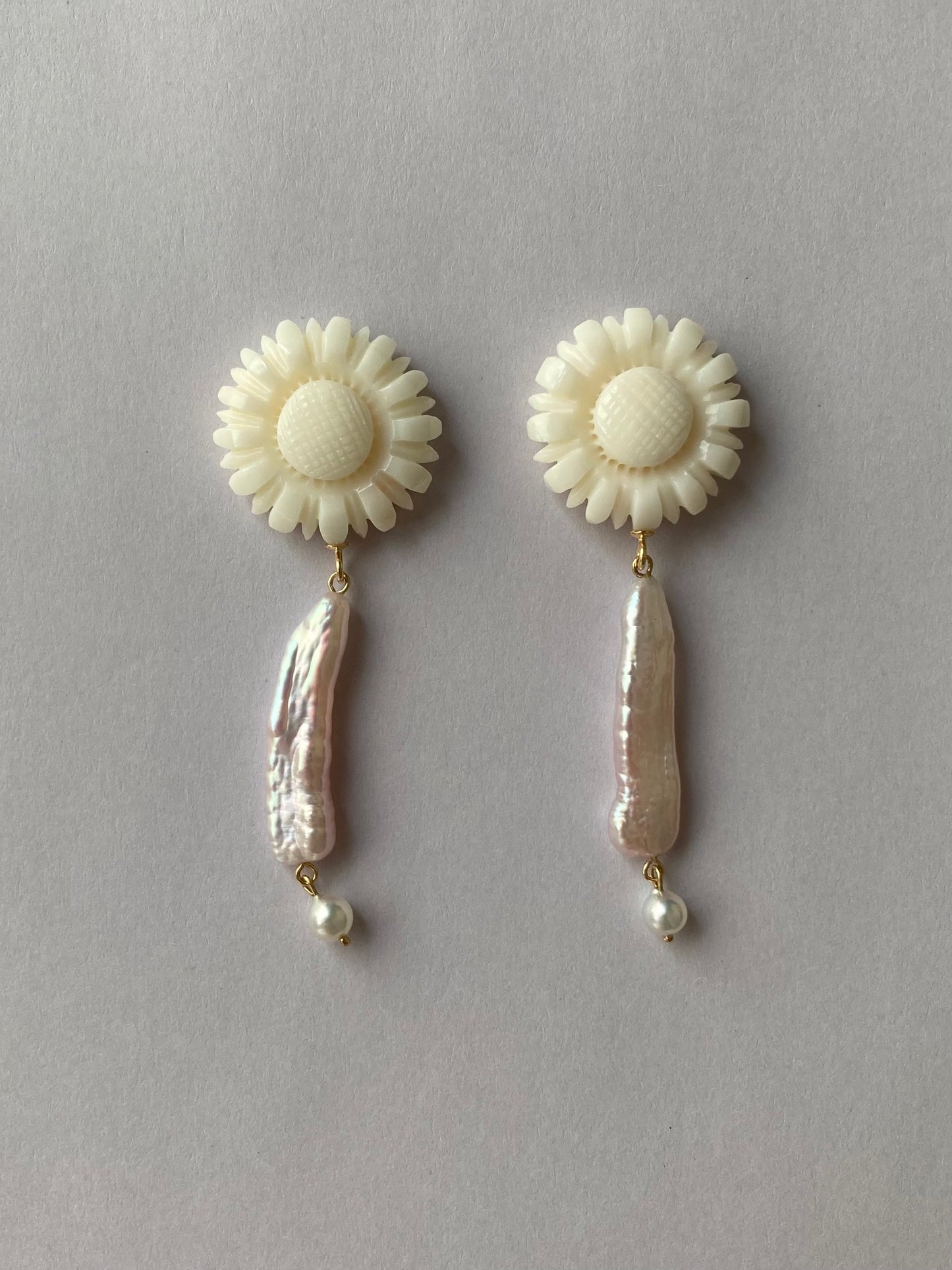 サンゴカーヴィングピアス(2)