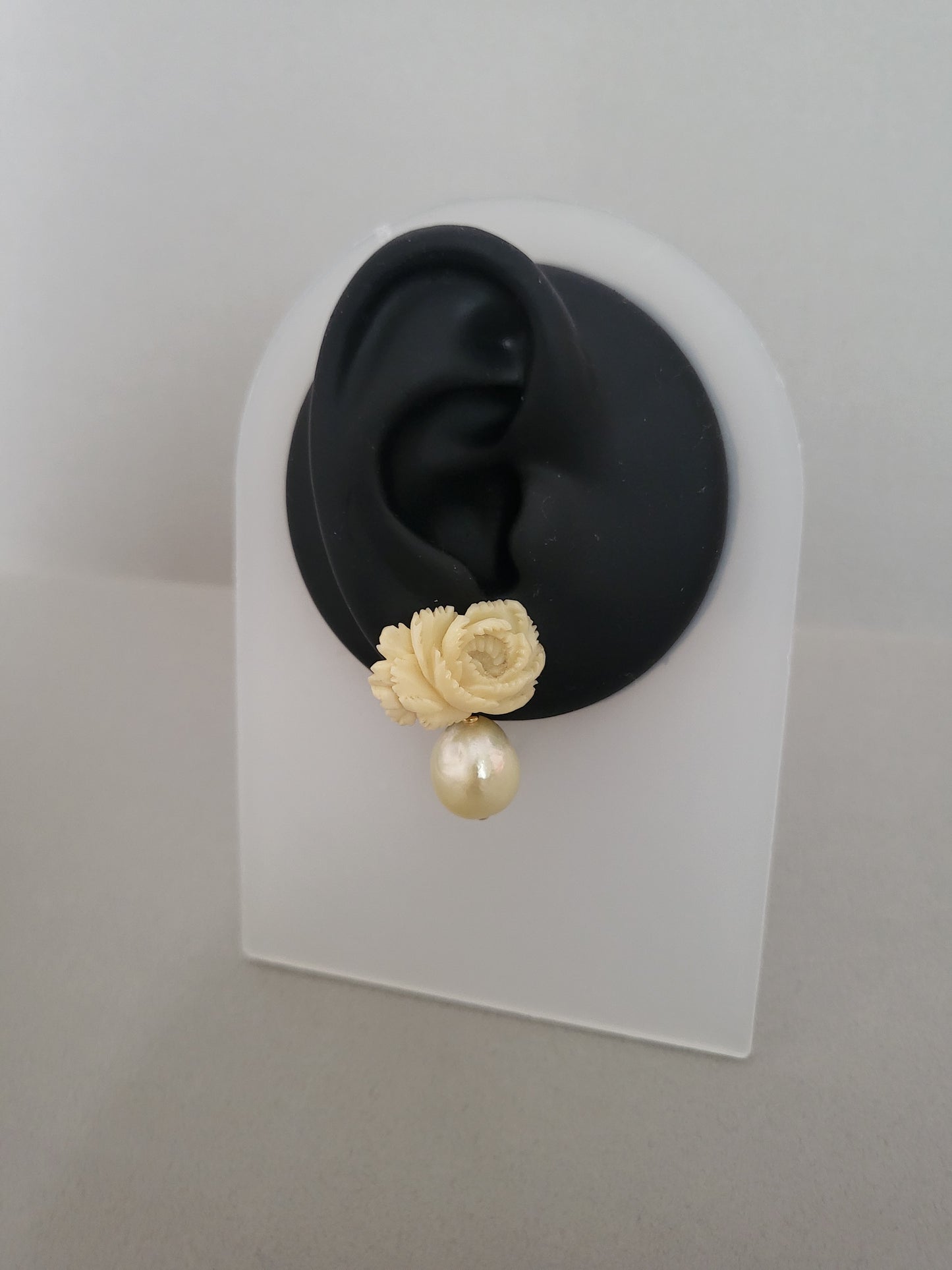 鯨歯カーヴィングピアス（３）