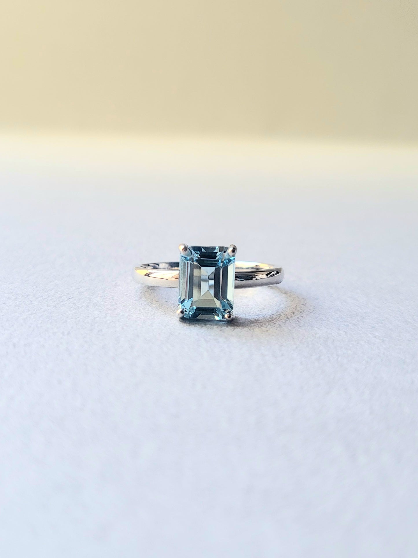 エシカルアクアマリンエメラルドカットリング（Pt）