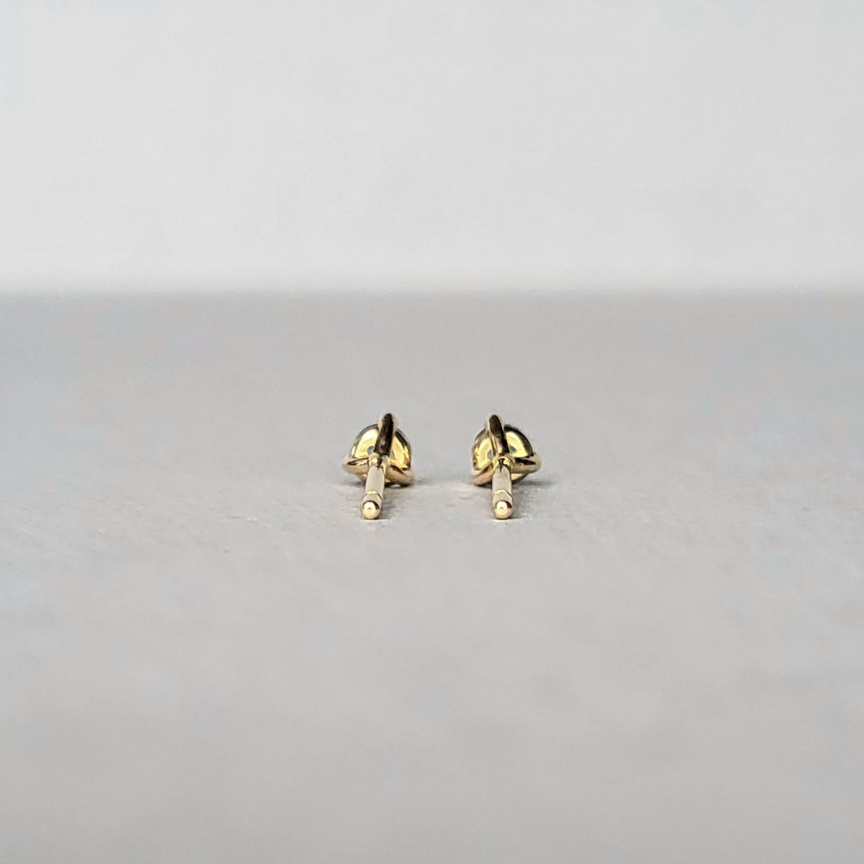 エシカルアクアマリンスタッドピアス