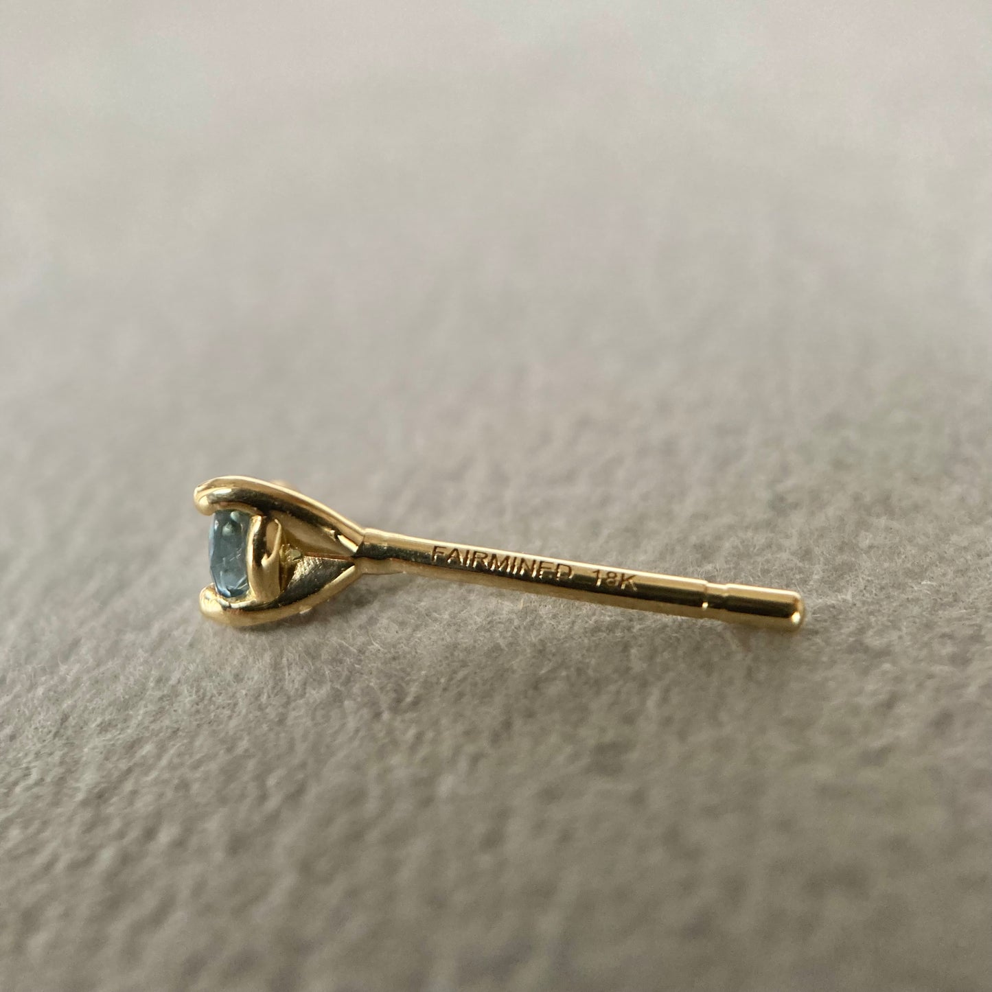 エシカルアクアマリンスタッドピアス